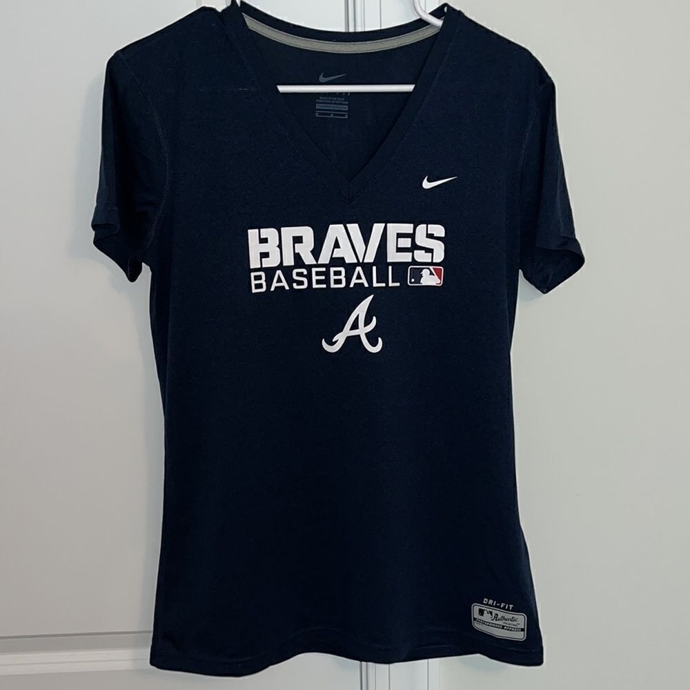 New Nike women’s v neck sexy Atlanta Braves skinny thin baseball t ⚾️shirt M